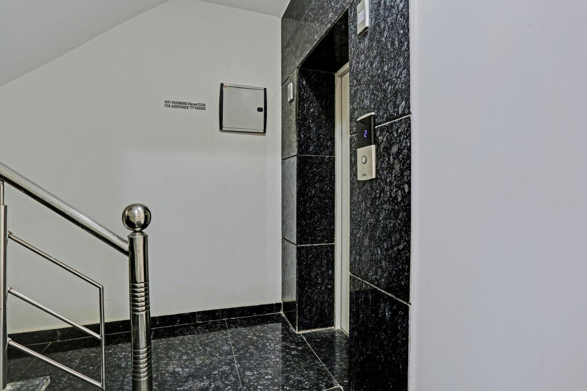 Hotel O Vikrant Residency グルガウン エクステリア 写真